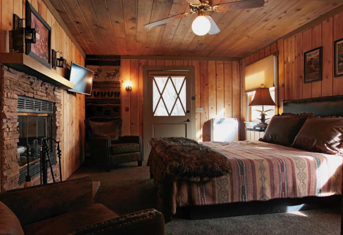 Silver Pines Lodge ไอดิลล์ไวลด์ ภายนอก รูปภาพ